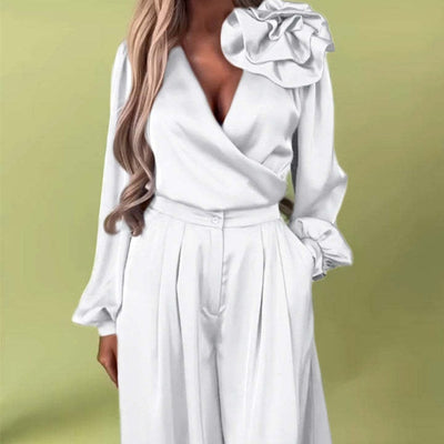 Ludovica | ELEGANT JUMPSUIT WITH FLOWER DETAIL